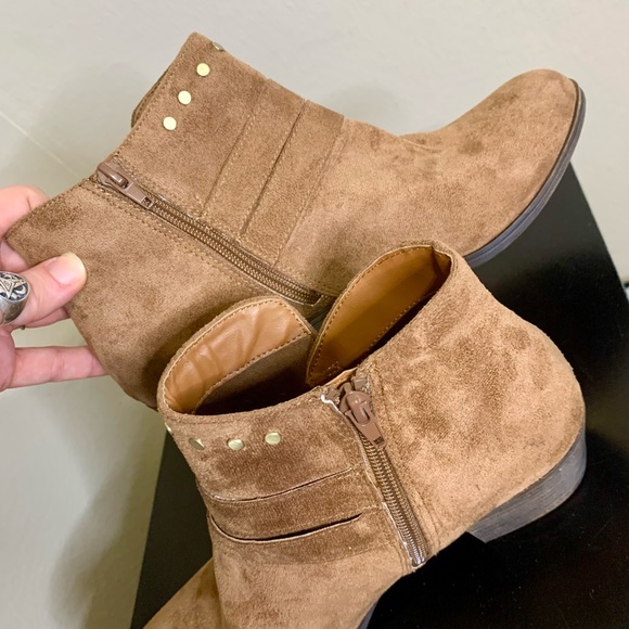 a.n.a Cognac Alford Ankle Boot size 9.5W - Picture 6 of 9